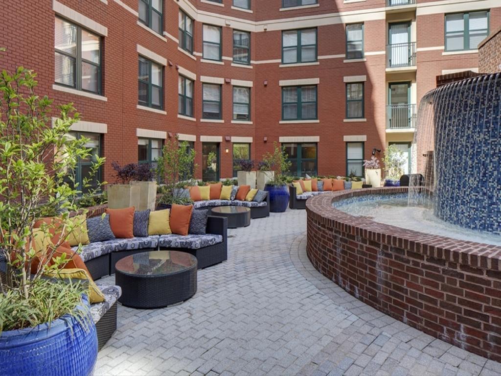 Global Luxury Suites At Thomas Circle Washington Buitenkant foto