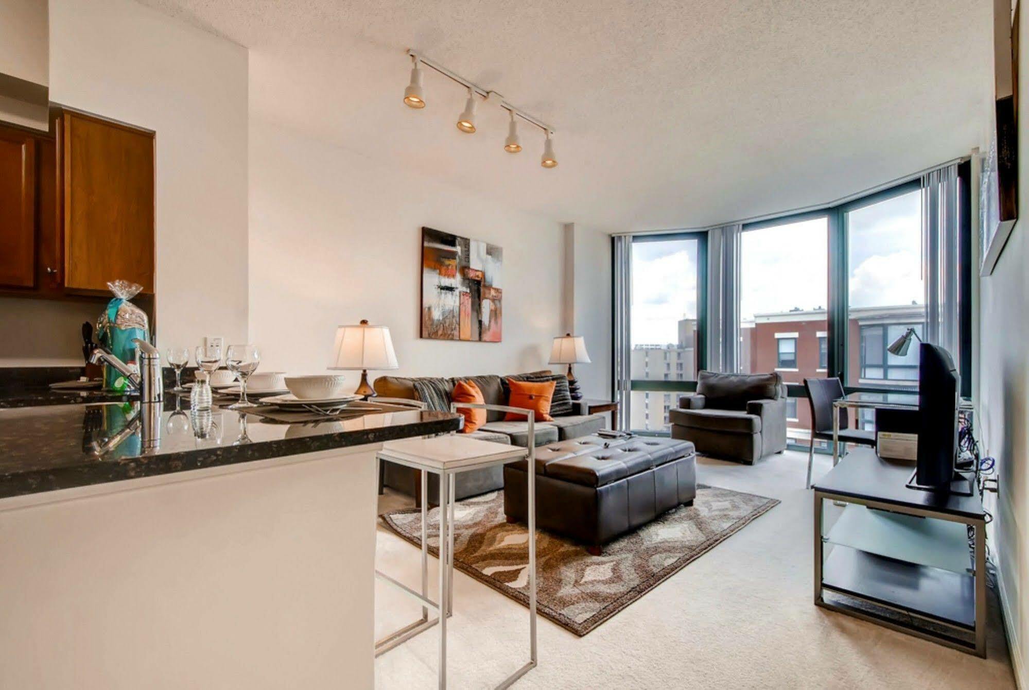Global Luxury Suites At Thomas Circle Washington Buitenkant foto