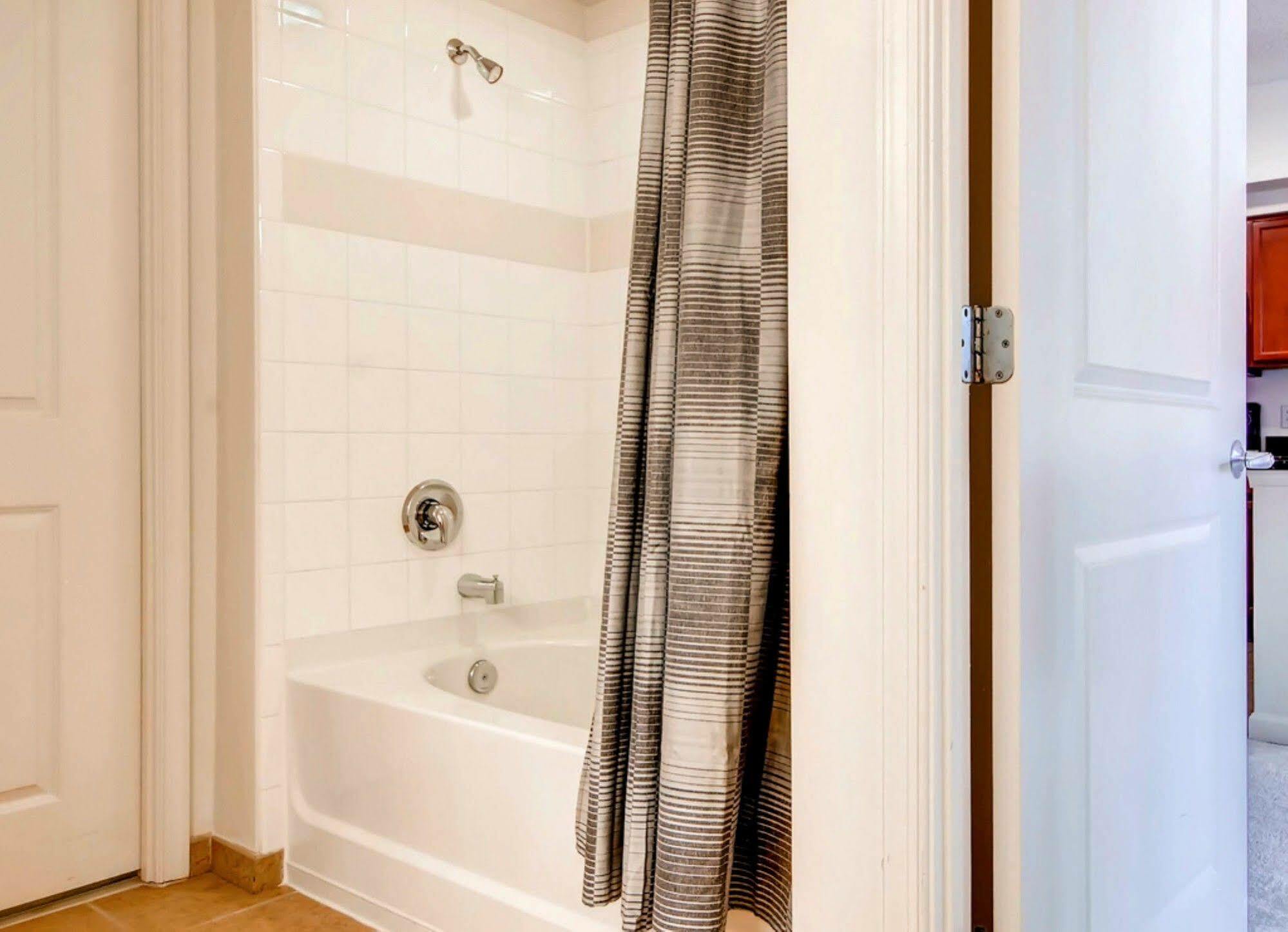 Global Luxury Suites At Thomas Circle Washington Buitenkant foto