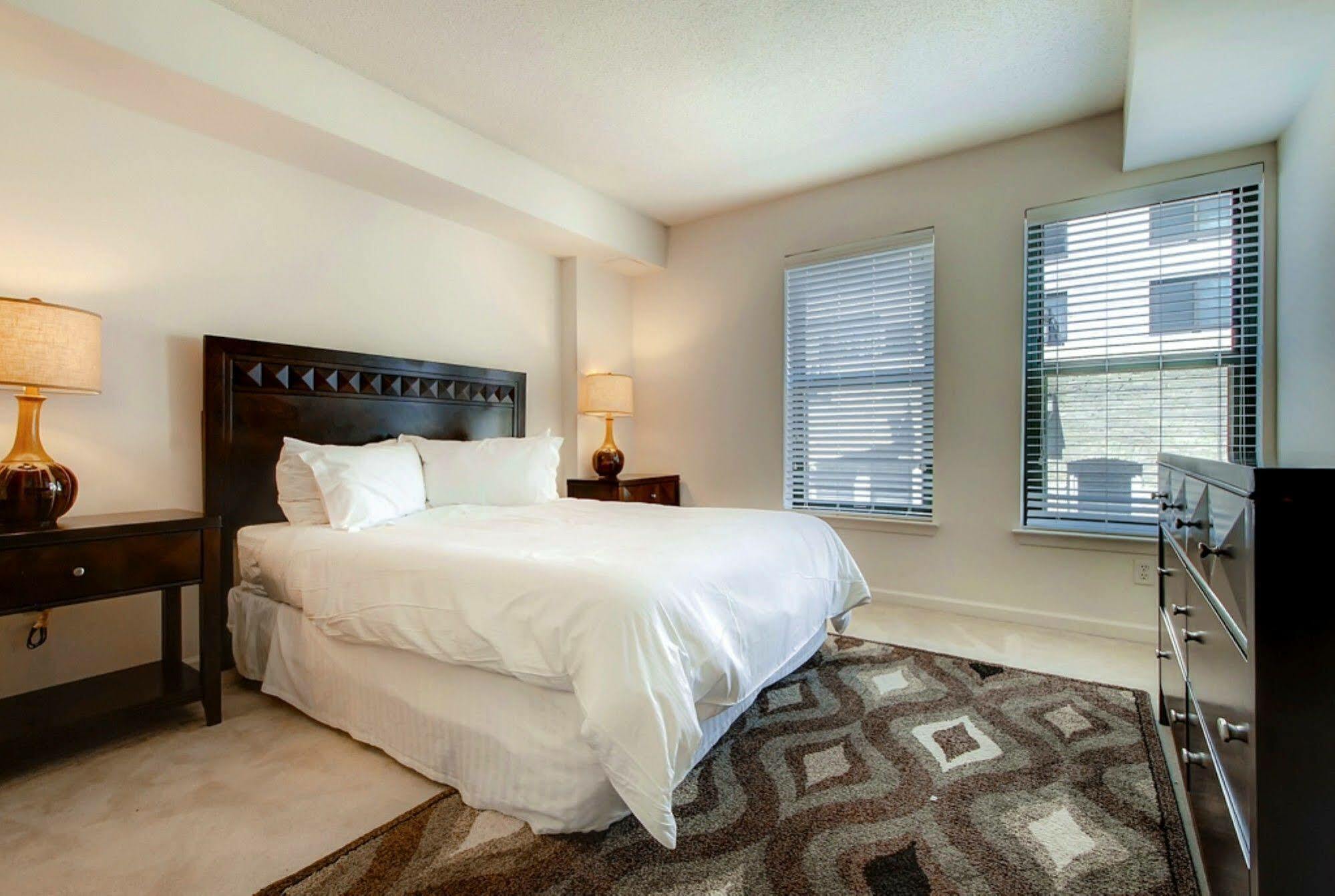 Global Luxury Suites At Thomas Circle Washington Buitenkant foto
