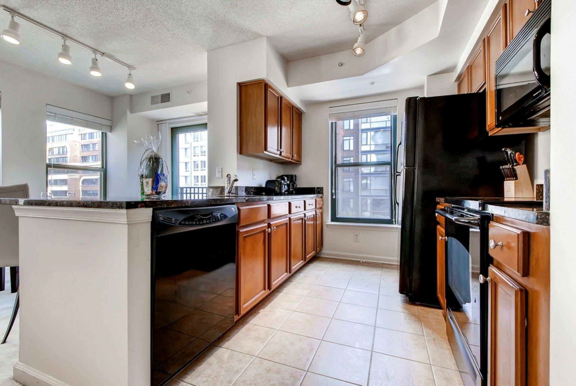 Global Luxury Suites At Thomas Circle Washington Buitenkant foto