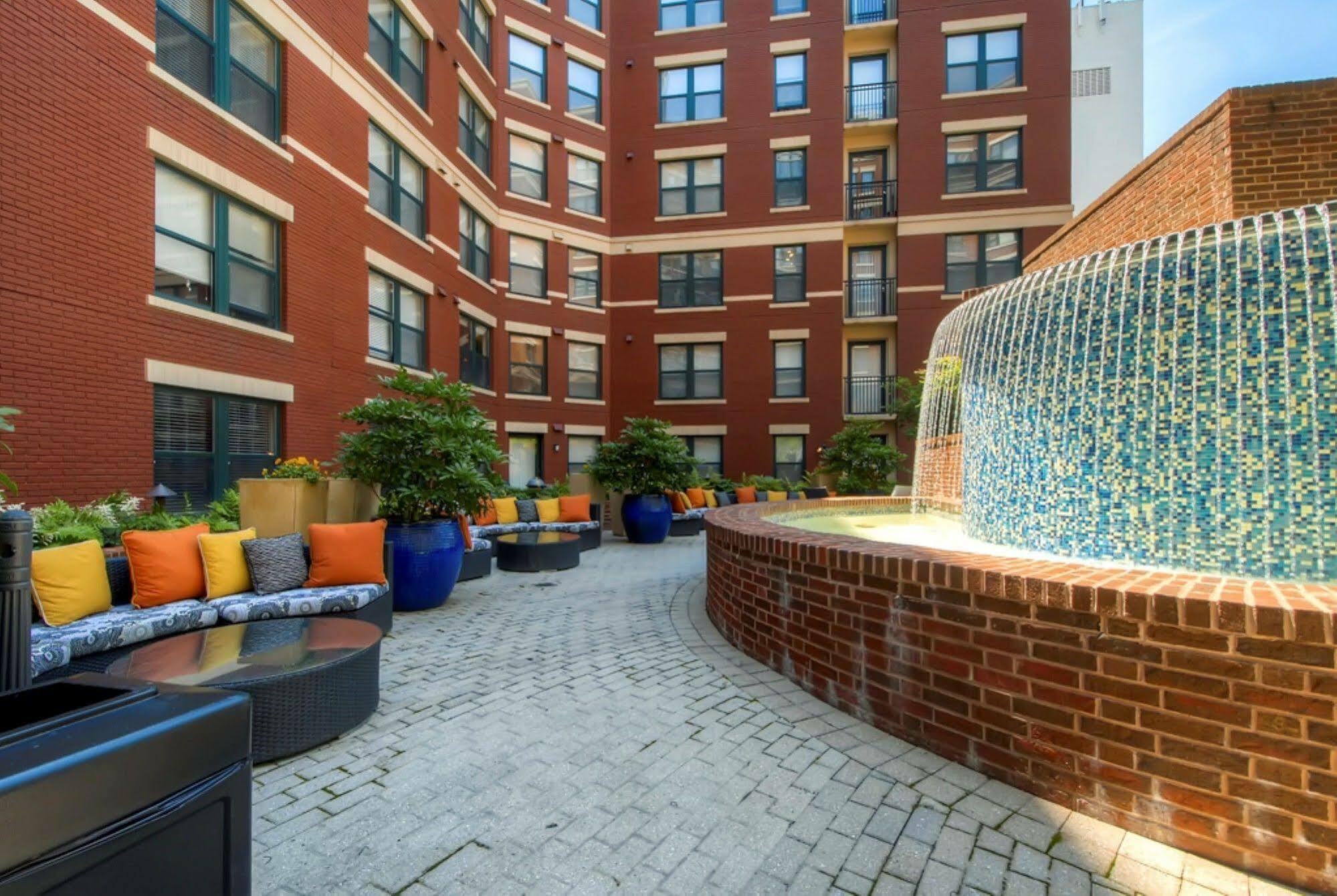 Global Luxury Suites At Thomas Circle Washington Buitenkant foto