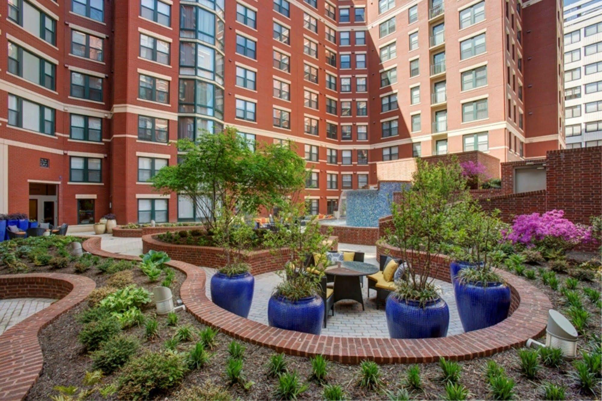 Global Luxury Suites At Thomas Circle Washington Buitenkant foto