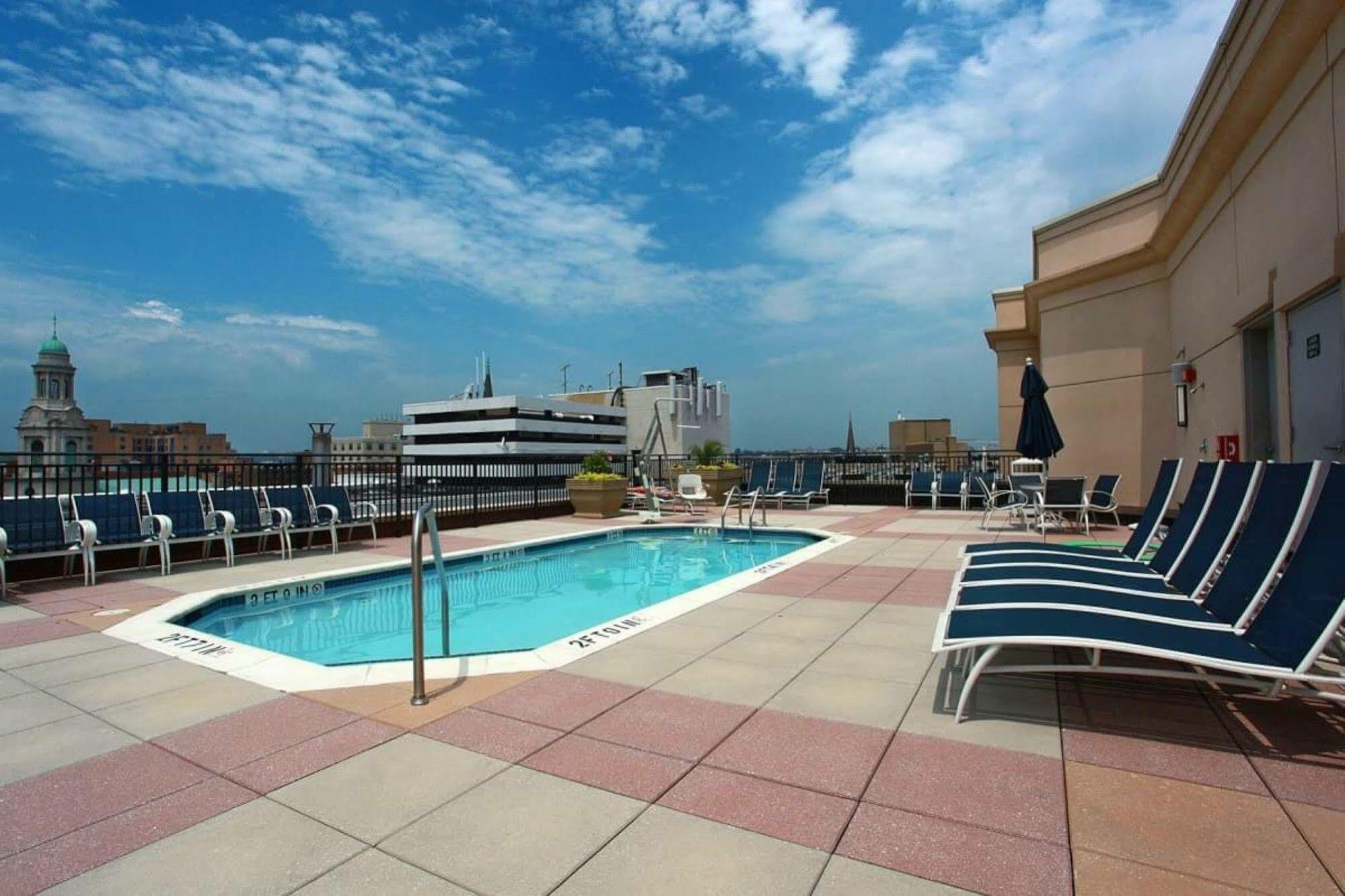 Global Luxury Suites At Thomas Circle Washington Buitenkant foto